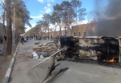 آتش‌سوزی خودرو در خیابان شهدای کرمان مربوط به تولید یک فیلم است