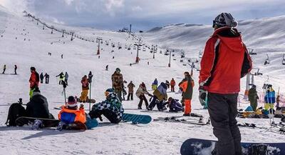 اسکی با یک جفت کفش در پیست دیزین! | جهان نیوز