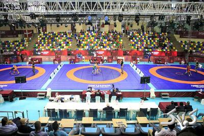 تشک کشتی زباله‌دان شد + ویدئو | گوینده سالن: نکنید آبرویمان می‌رود - مجله اینترنتی کولاک