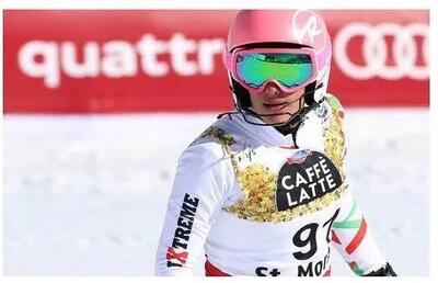 بازگشت عاطفه احمدی اسکی باز پناهنده به ایران