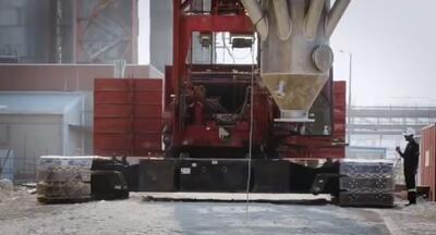 ویدیو / عملیات سخت و نفس گیر نصب آخرین سیلو در پتروشیمی نگین مهستان