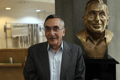 اینکه مرده است «فانی» نیست