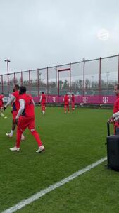 ویدئو: سورپرایز تولد اولیسه توسط ستاره‌های بایرن - پارس فوتبال