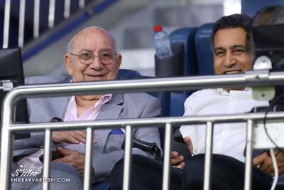 ستارگان سابق فوتبال ایران در جشن تولد حشمت مهاجرانی - پارس فوتبال