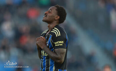 ویدیو| شرط‌بندی یا عصبانیت؟/ عجیب‌ترین کارت قرمز! - پارس فوتبال