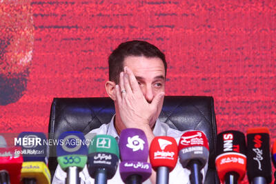 سرمربی پرسولیس: لیگ ایران فیزیکی است؛لیست خروج زمستانی نداریم - پارس فوتبال