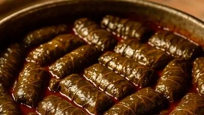  صفر تا صد درست کردن دلمه قاجاری برگ مو + فیلم