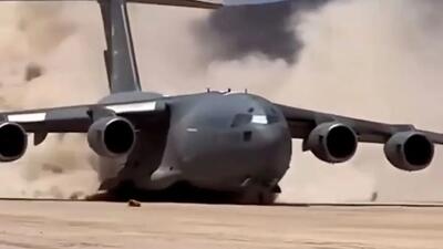  فیلم تیک آف تماشایی C-17 گلوب مستر از باند خاکی