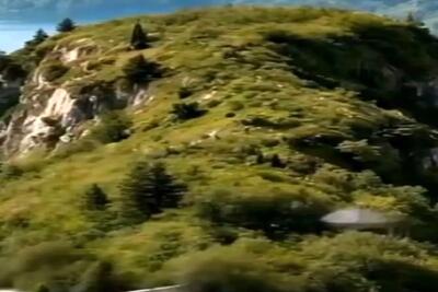  معماری خلاقانه؛ آقازاده پولدار رو این کوه ویلا ساخت محل فرود هلیکوپتر گذاشت قدرت پولو