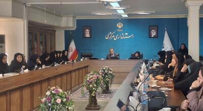 استاندار مرکزی: استفاده از ظرفیت بانوان، اولویت توسعه استان