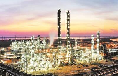 چگونه پتروشیمی‌ها به موتور پنهان اقتصاد تبدیل شد؟