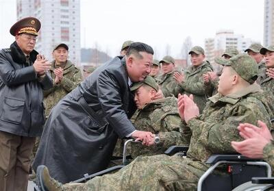 تقدیر کیم جونگ اون از سربازان مجروح جنگ اوکراین - تسنیم