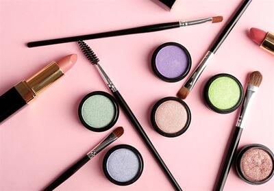 هشدار نسبت به مصرف رژلب‌های غیراستاندارد/ خطر بلع فلزات سنگین - تسنیم