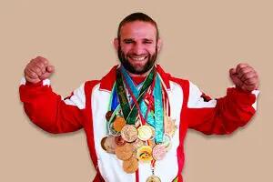 قهرمان نامدار کشتی به حبس محکوم شد