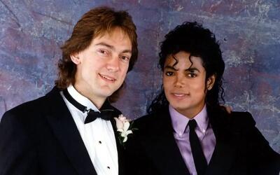 چگونه وکیل مایکل جکسون قدرتمندترین مرد تلویزیون شد؟