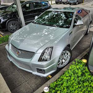 کادیلاک خاص با رنگ متالیک تابان