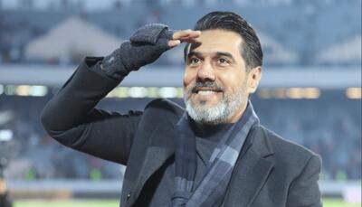 پیروانی: خیابانی با دیدن میکروفن هر چیزی می‌گوید!