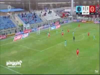 گل دوم تراکتور به پیکان توسط هاشم نژاد