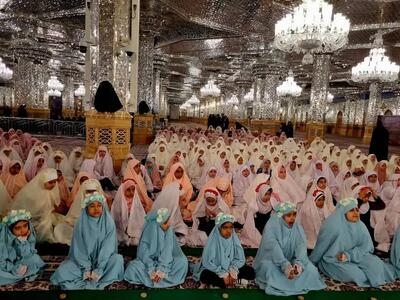  برگزاری جشن تکلیف ۳۰۰۰ دانش‌آموز دختر در حرم امام رضا (فیلم)