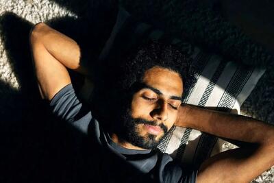 تکنیک شگفت‌انگیز برای رسیدن به خواب عمیق و باکیفیت