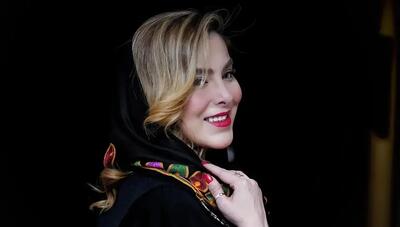 استایل هنری شیما محمدی با شال سوزن‌دوزی و‌ ست مشکی (عکس)