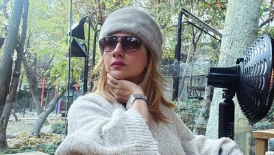 استایل پاییزی «محیا دهقانی» با بافت اورسایز و کلاه خز‌ (عکس)