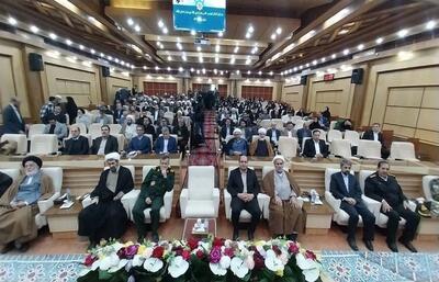  تجلیل از فعالان حوزه نماز در اجلاس استانی در قزوین 