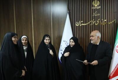  تقدیر استاندار خوزستان از دو بانوی فعال اجتماعی