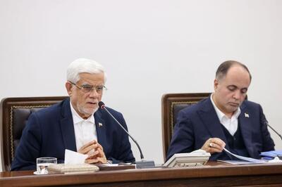 عارف: در صورت عدم اصلاح قیمت لبنیات، صادرات شیر خشک ممنوع می‌شود / تولیدکنندگان شیر موظف به تعدیل قیمت‌ها هستند