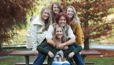  چگونه در بزرگسالی دوست پیدا کنیم؟ + ۱۰ راه عملی