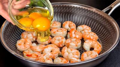  چشمگیرترین غذا با تخم مرغ و میگو! دستور پخت میگوی خوشمزه برای شام در ۱۵ دقیقه