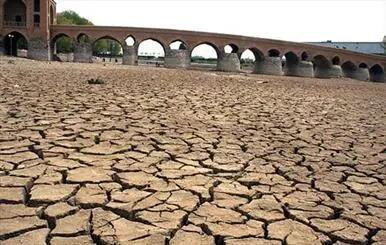 عضو شورای شهر اصفهان: انتقال آب دریا، ناترازی حوضه زاینده‌رود را حل نمی‌کند