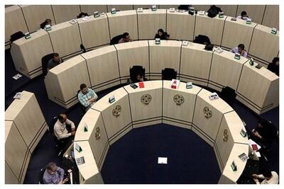  پیش‌بینی بورس فردا دوشنبه 24 آذر 1404/ بازار سرمایه همچنان به سود خریداران