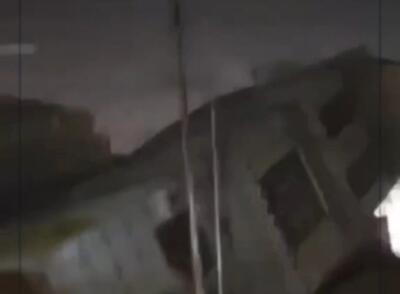 ببینید/ ریزش ناگهانی یک مجتمع مسکونی در نجف