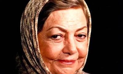 (عکس) حمیده خیرآبادی ۳۷ ساله در پشت صحنه یک تئاتر، سال ۱۳۴۰