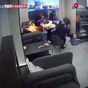 لحظه انفجار اجاق گاز در یک رستوران