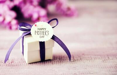 هدیه روز مادر چی بخریم؟ بهترین انتخاب‌هایی که مادرها واقعاً دوست دارند