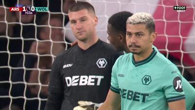 گل اول آرسنال به ولورهمپتون (گل به خودی عجیب دروازه بان)