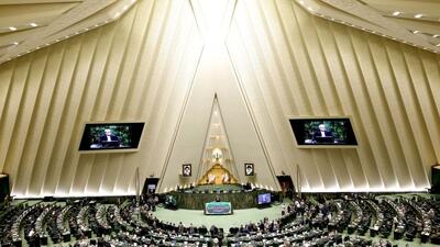 نماینده مجلس: همه مشکلات را نباید به دولت ربط داد/ لزوم اصلاح ساختار بودجه