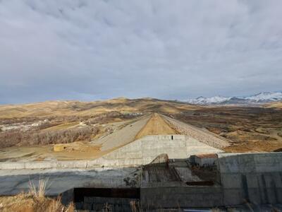  سد خرمرود تویسرکان در آستانه آبگیری؛ تحقق رویای تامین آب پایدار برای ۵۳ روستا