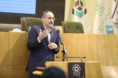 رئیس مرکز پژوهش‌های مجلس: سیاستمدار موفق نیازمند اقتدار، صداقت و همدلی با مردم است