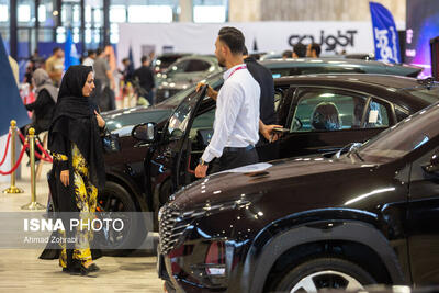 بقای صنعت خودرو در گرو رفع بحران نقدینگی ناشی از قیمت‌گذاری دستوری