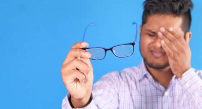  عینکتان را حرفه ای تمیز کنید | جهان نیوز