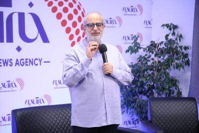 حسام الدین آشنا: توییتر و فیسبوک متهم ۸۸ هستند/  در عرض یک شب تا صبح، ایران می‌تواند بسته ترین اینترنت جهان شود