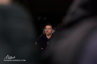 ویدیو| هواداران بارسلونا ژابی آلونسو را مسخره کردند!