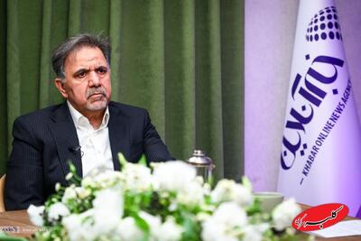  ببینید | عباس آخوندی: دنیا ۴۰ سال پشت چهار راه‌های ما نمی‌ماند - کلبه سرگرمی