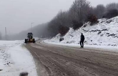 فیلم/ عملیات برف‌روبی محور سیاهکل به دیلمان