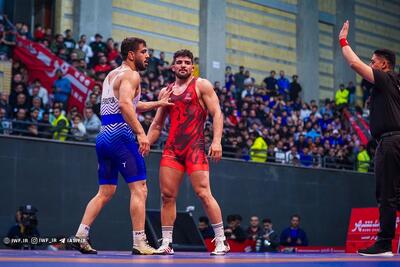 تأیید تصمیم داور از سوی آبی‌ها با جریمه سنگین فیروزپور/ فرار رو به جلو و کادر بازنده؛ استقلال اسپانسری که باخت! - پارس فوتبال