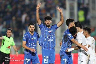 واکنش تند مدافع استقلال به صحبت‌های جنجالی خیابانی: تو که حرف زدن بلدی، راجع به دغدغه مردم بگو! - پارس فوتبال