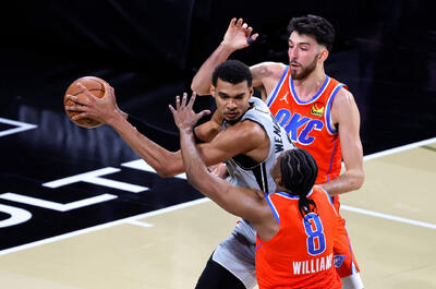 بسکتبال NBA | برای شکست تایتان‌ها به آدم فضایی نیاز بود - پارس فوتبال